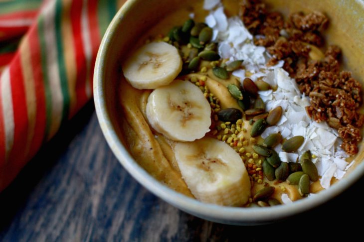 pumpkin spice smoothie bowl